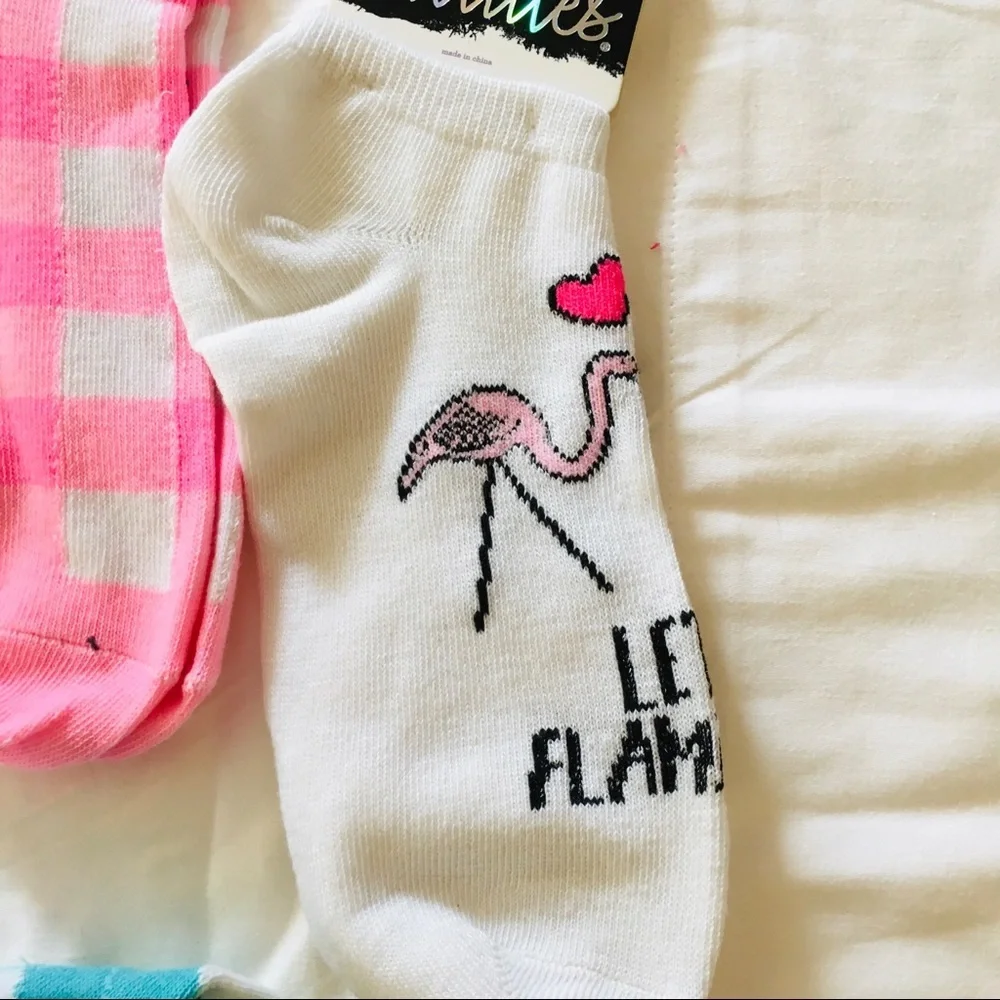 KEY CHAIN UNICORN LIP GLOSS SOCKS HEADBANDS SMORES
